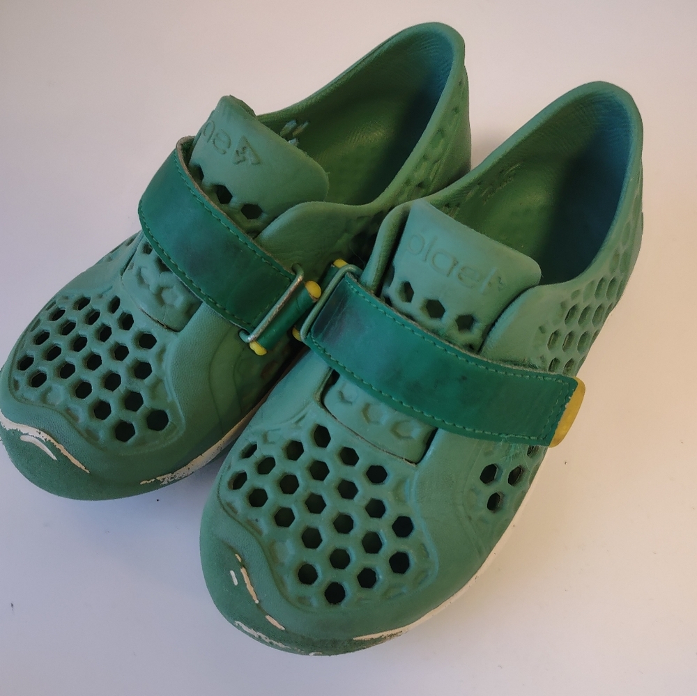 Plae kids sandals size10